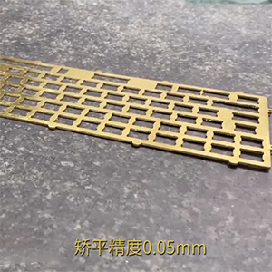 機械鍵盤矯平機-鍵盤整平機-銅制品校平機-2mm厚壓平機-精度5絲內